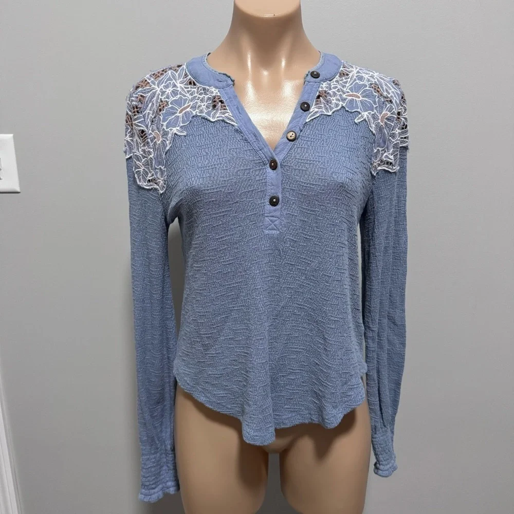 Free People Easy Breezy Henley Shirt Periwinkle Blue Appliqué Small Long Sleeve
